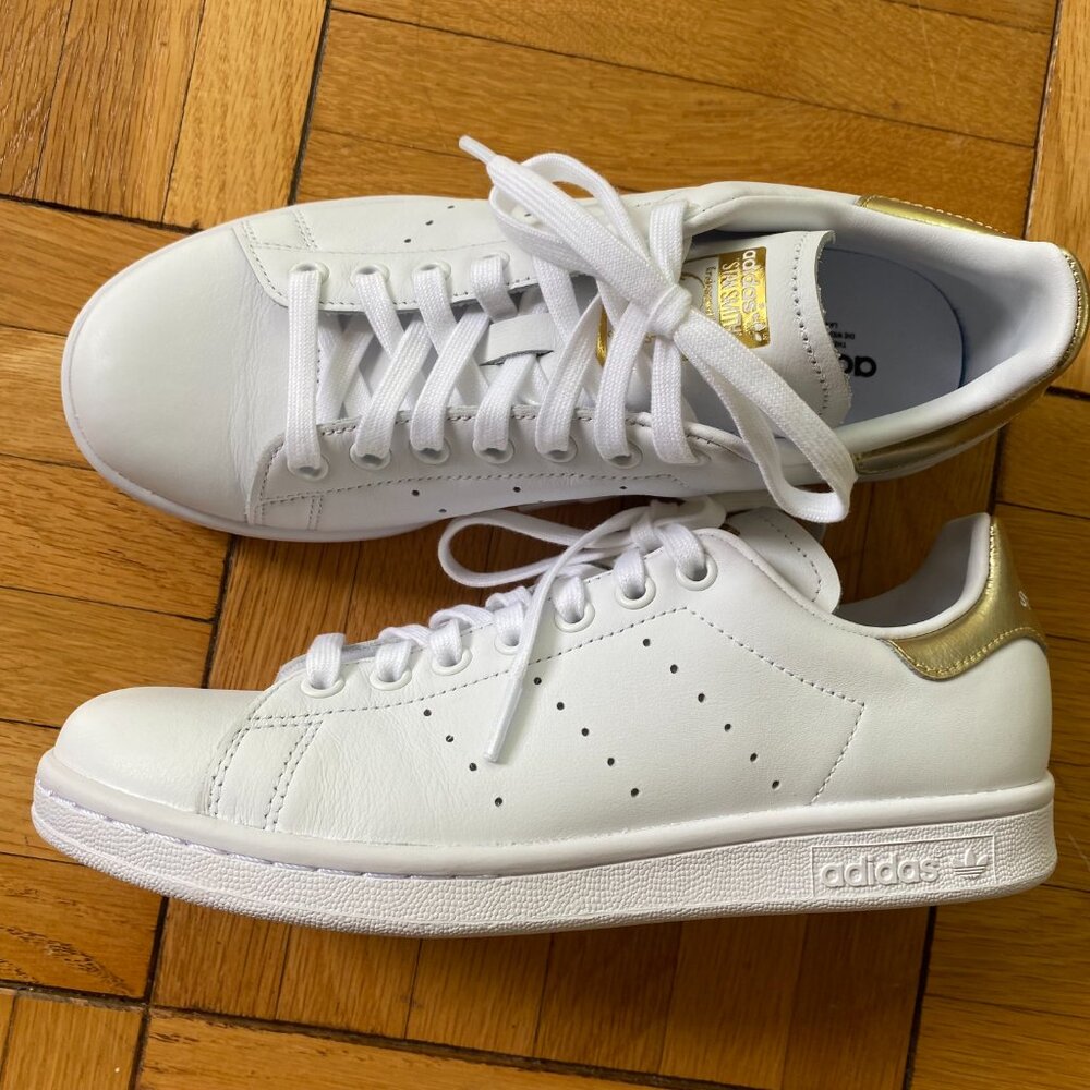 New in Box! Adidas Stan Smith Sneakers -White Leather with Gold Accent Size 7.5